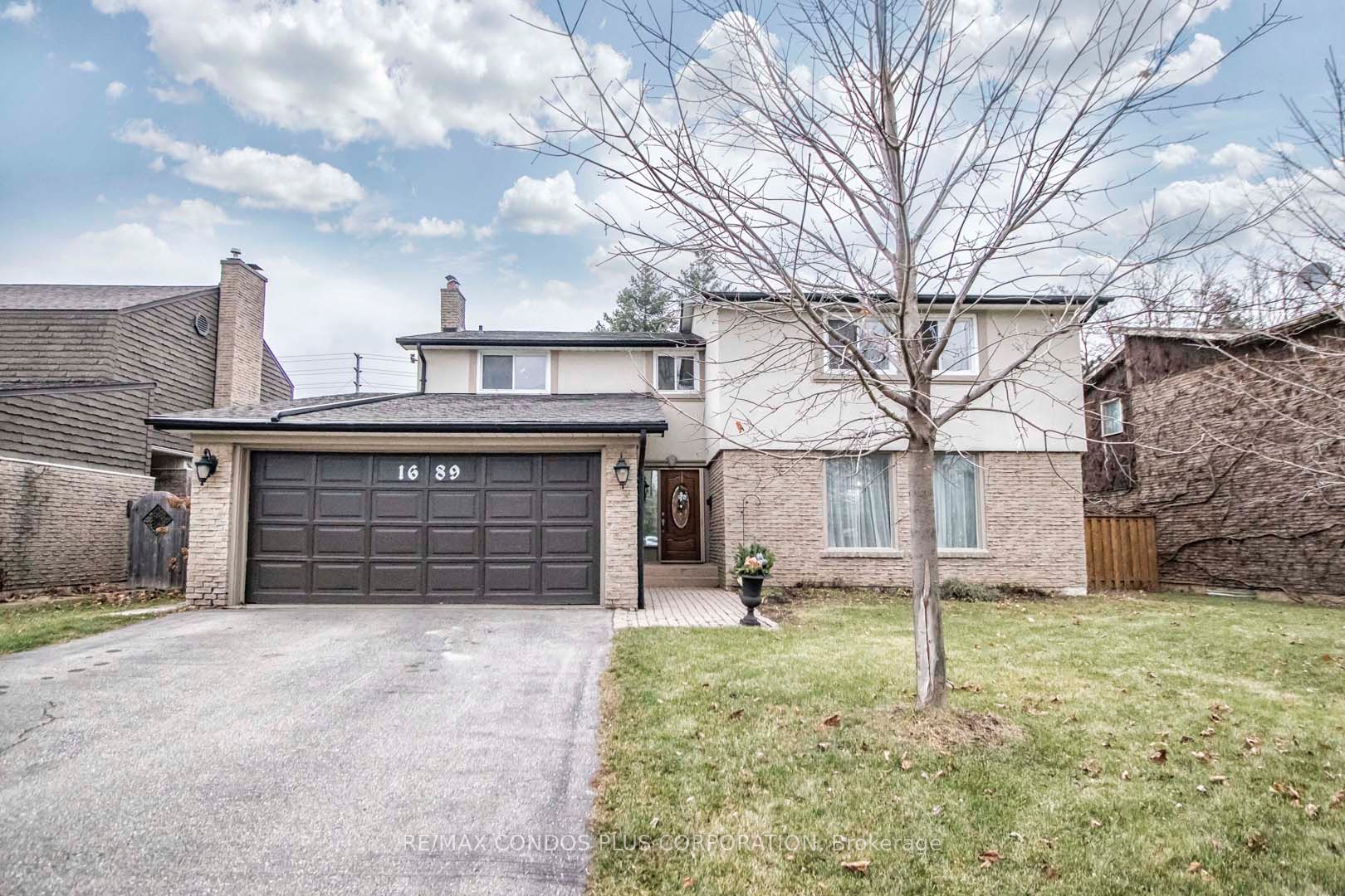 1689 Wembury Rd