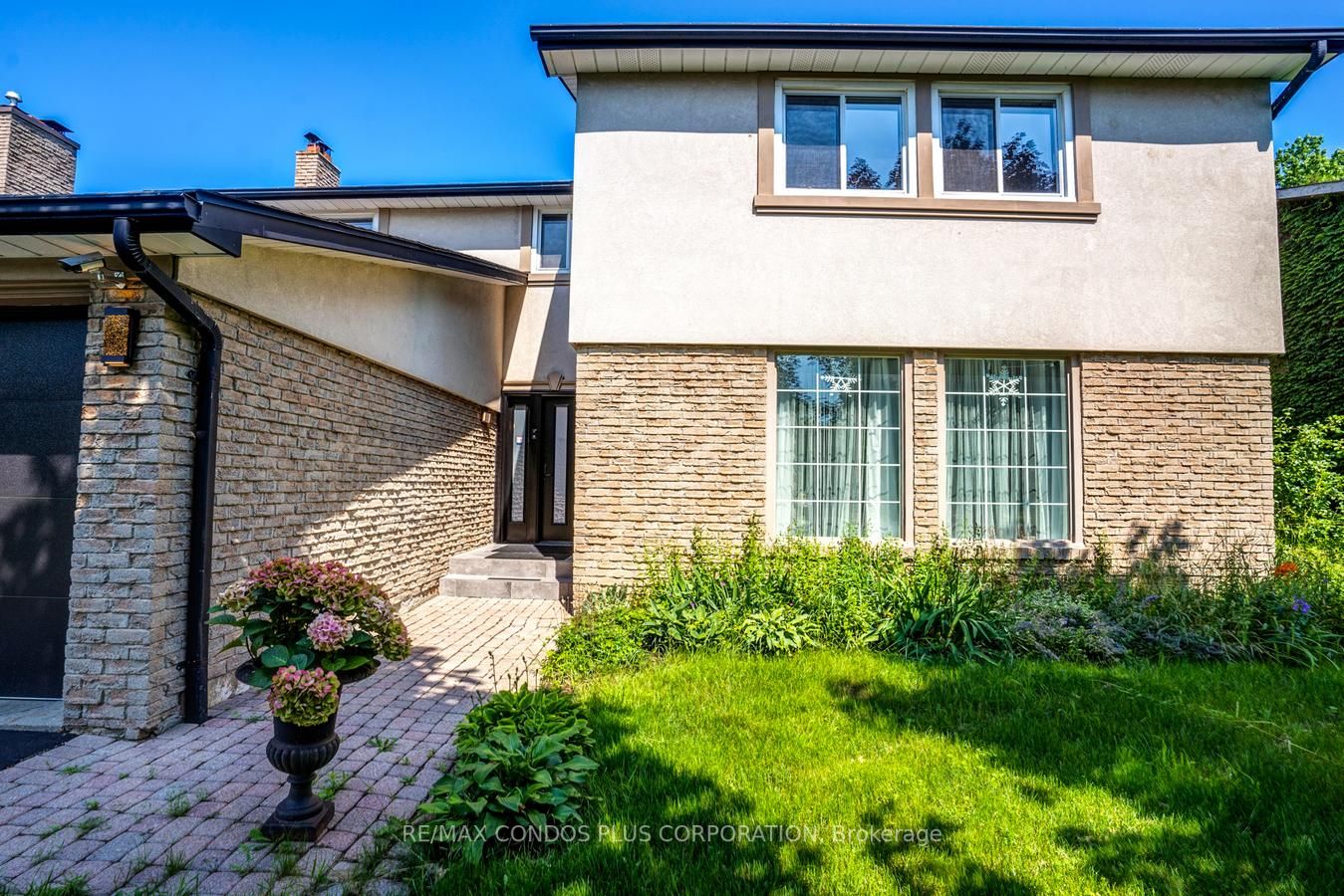 1689 Wembury Rd