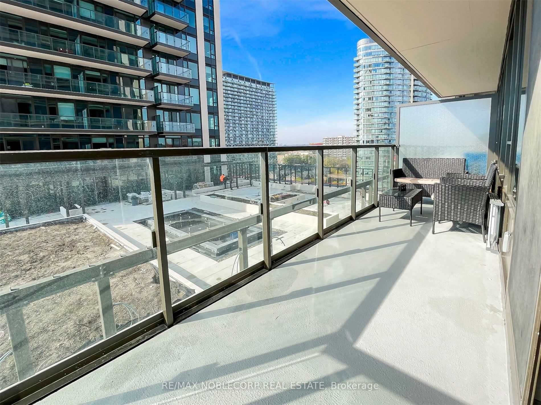 1926 Lakeshore Blvd W, #1210