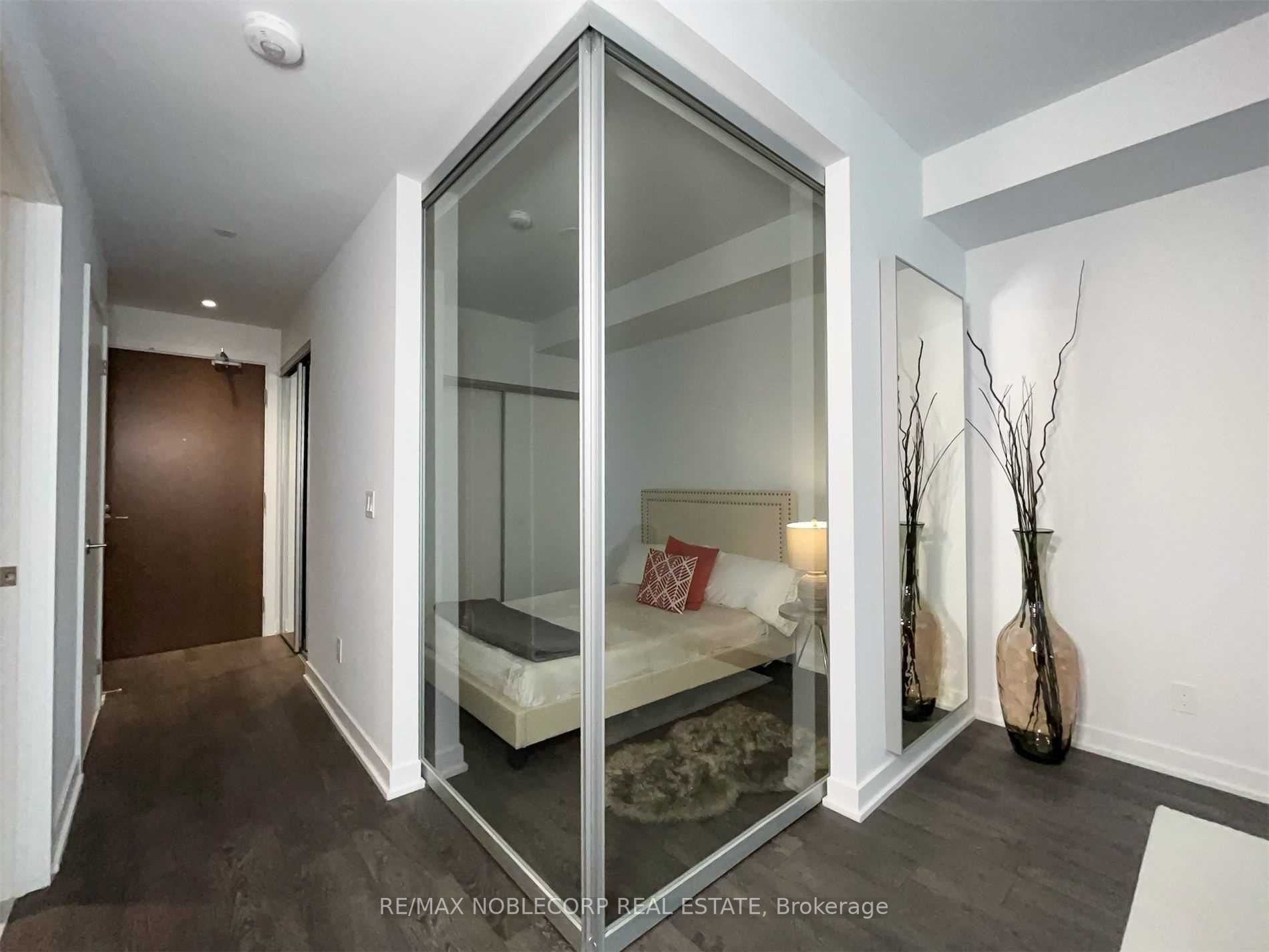 1926 Lakeshore Blvd W, #1210