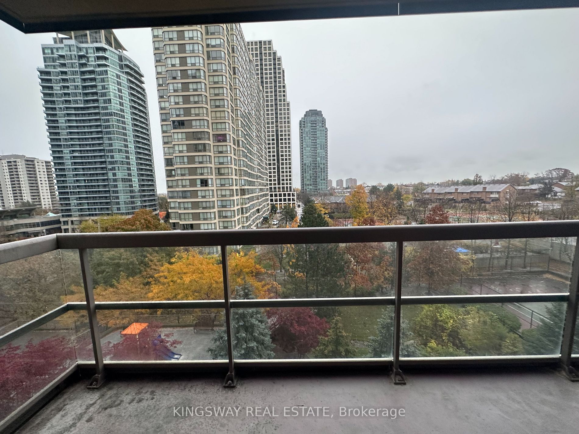 156 Enfield Pl, #709