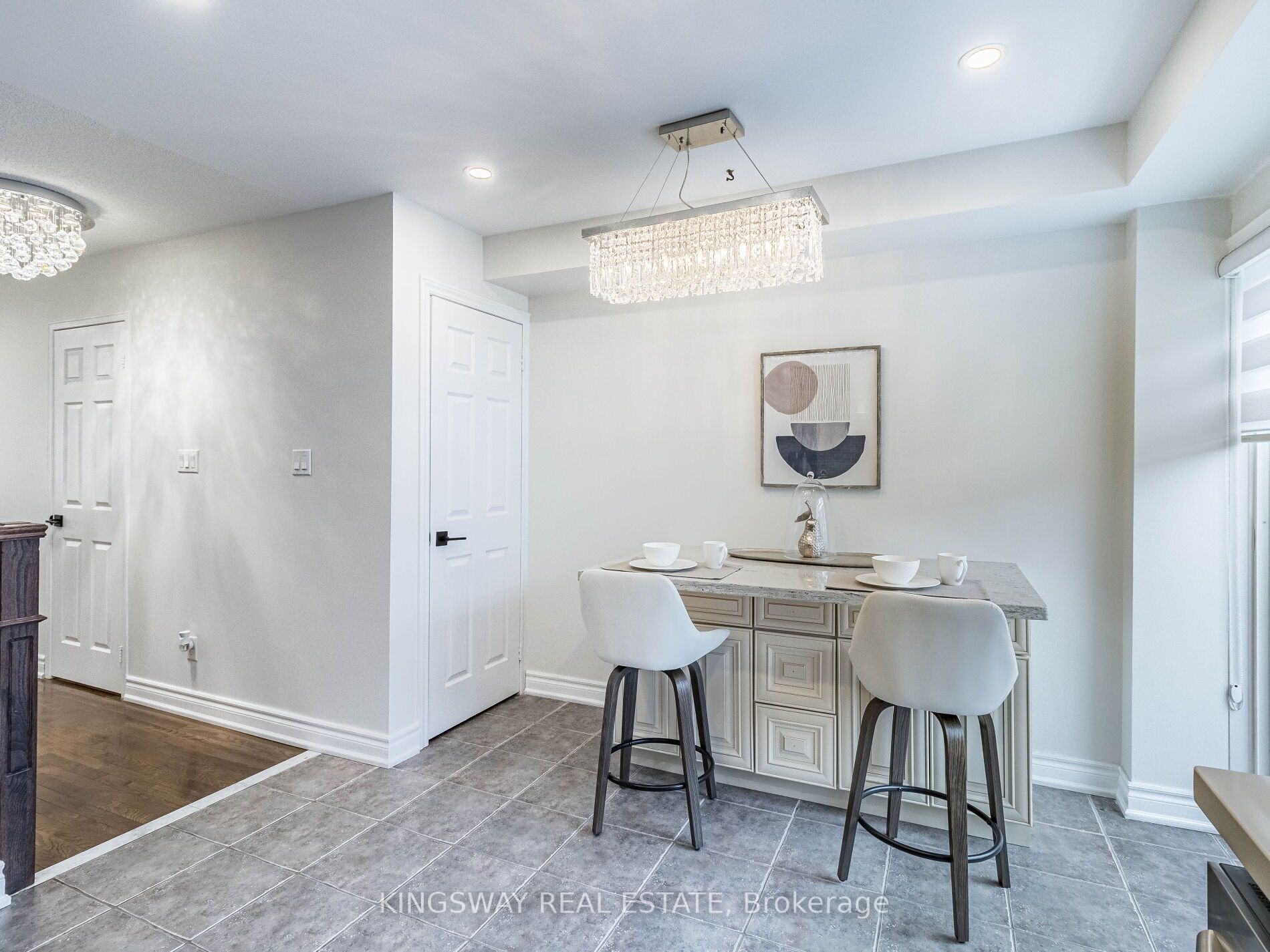 3221 Redpath Cir Circ