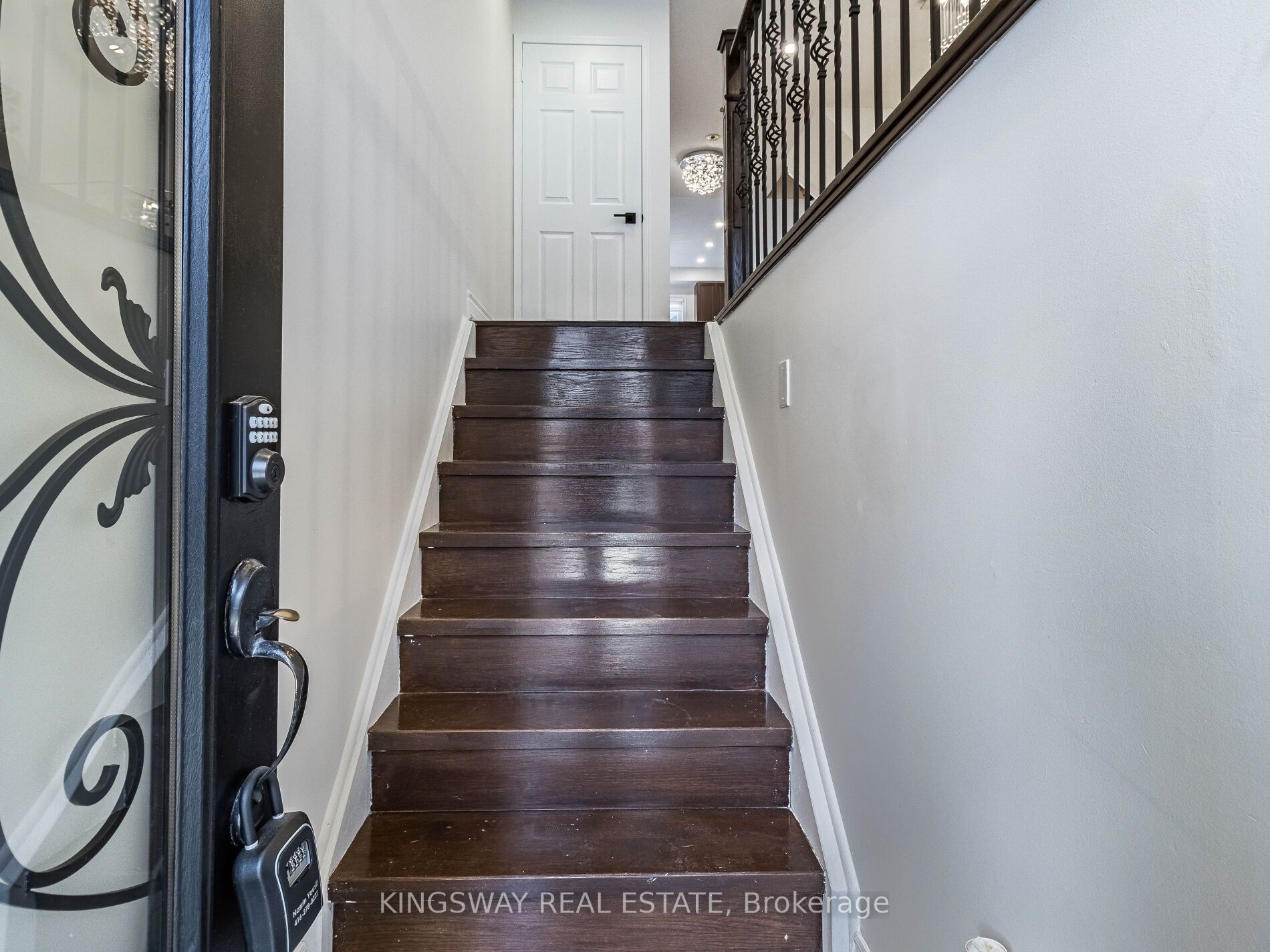 3221 Redpath Cir Circ