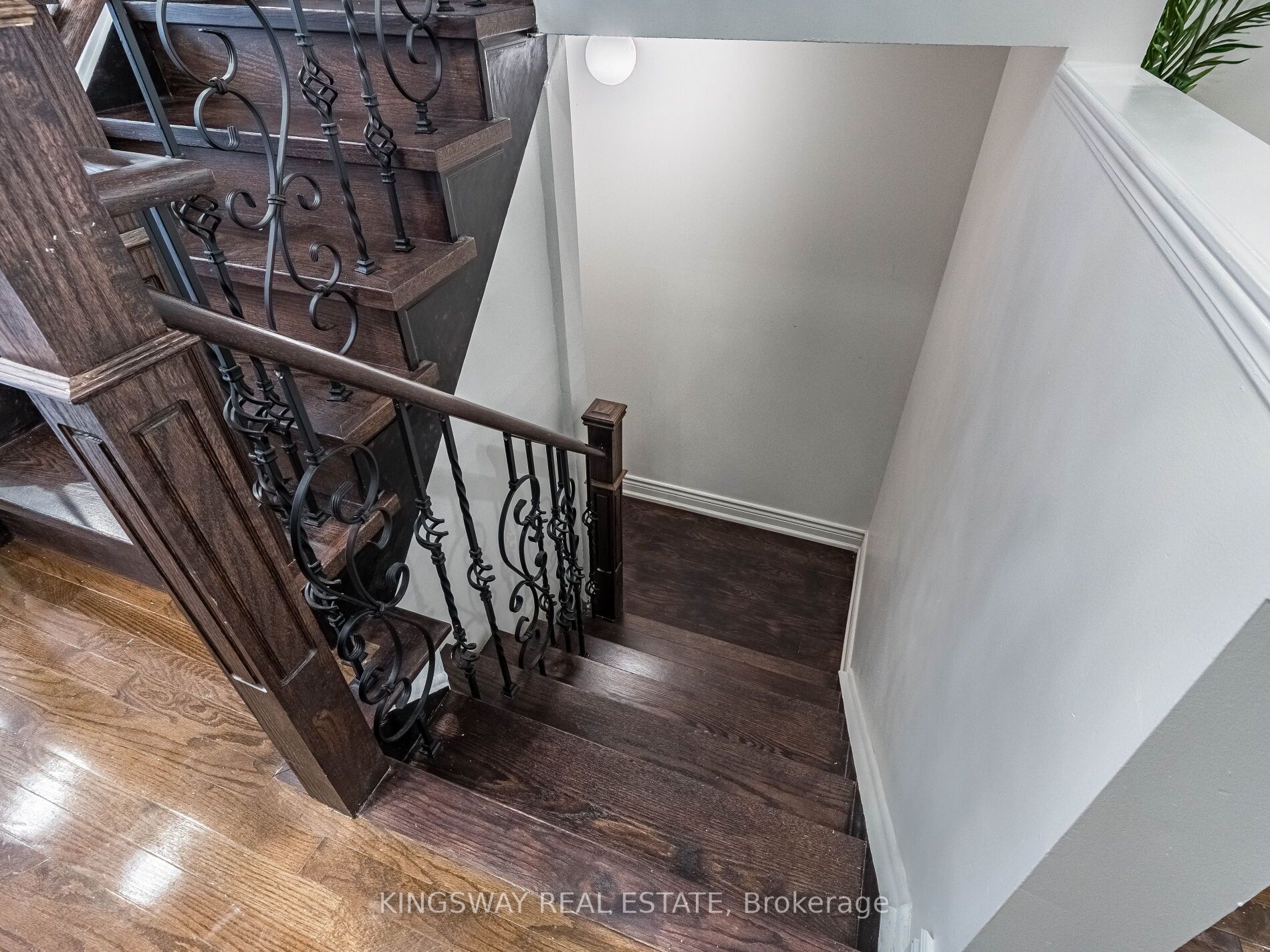 3221 Redpath Cir Circ