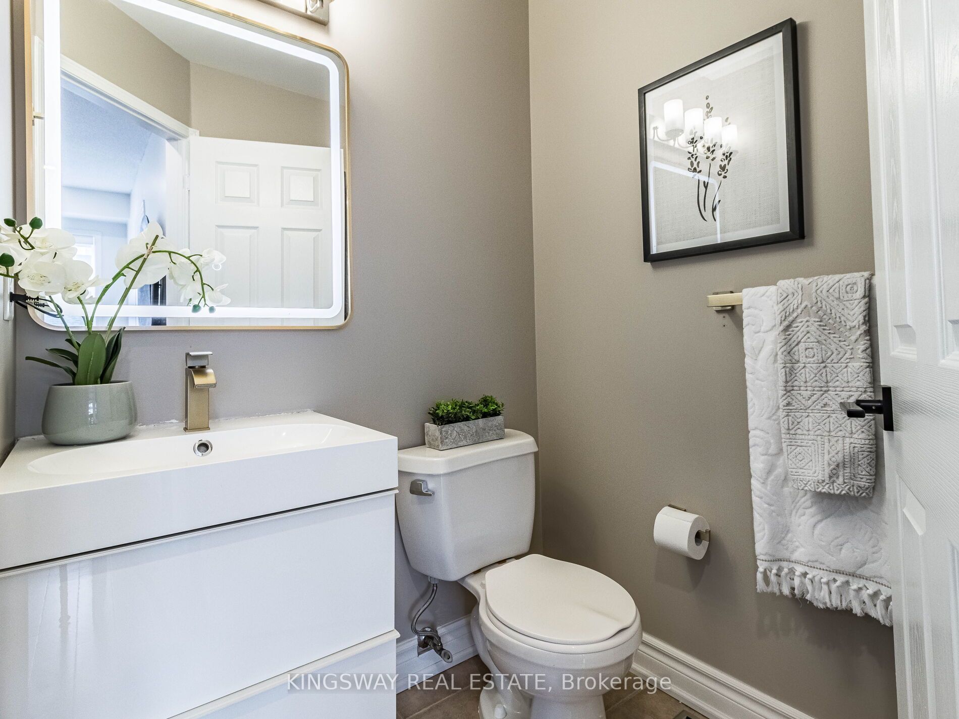 3221 Redpath Cir Circ