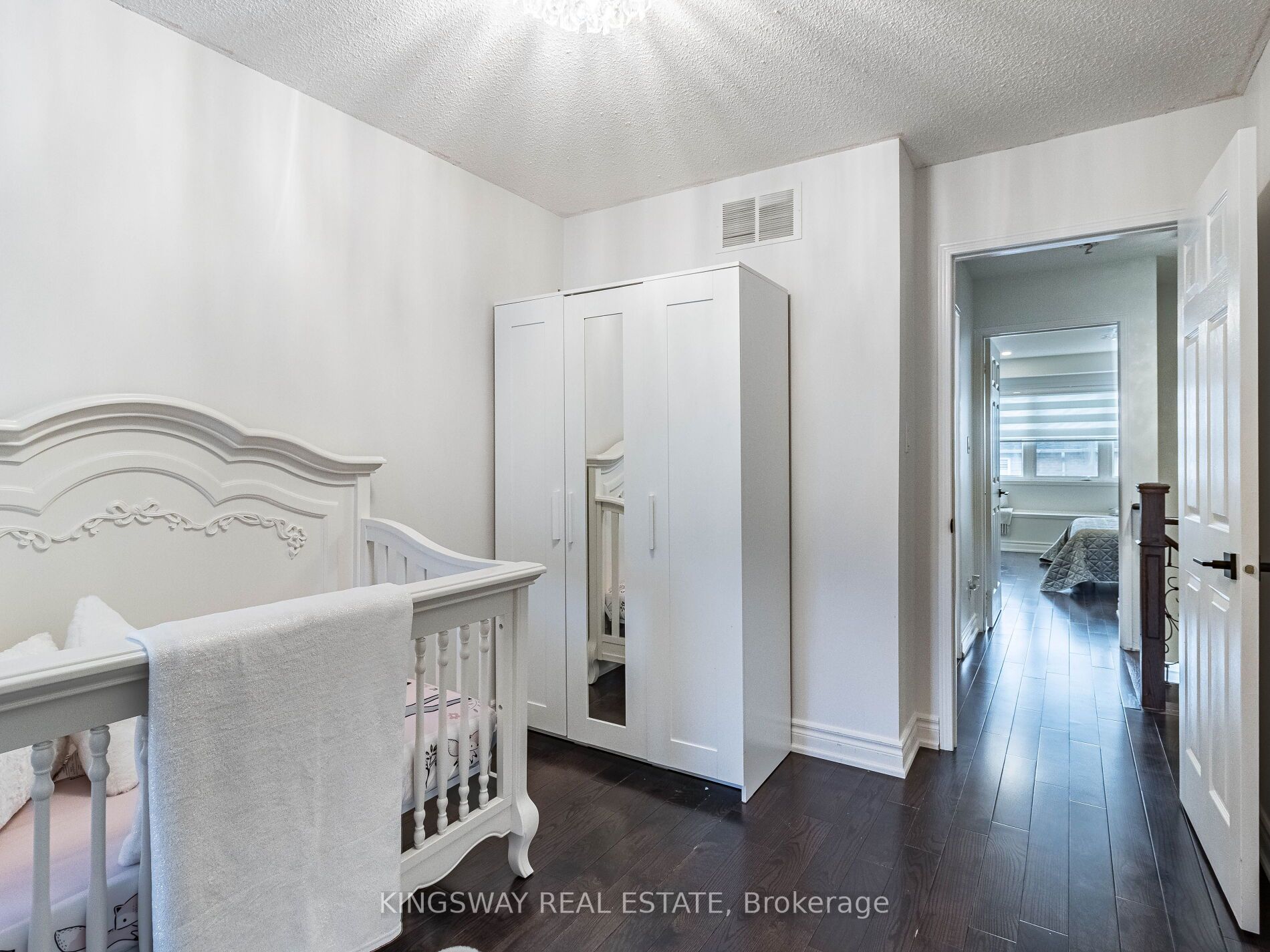3221 Redpath Cir Circ