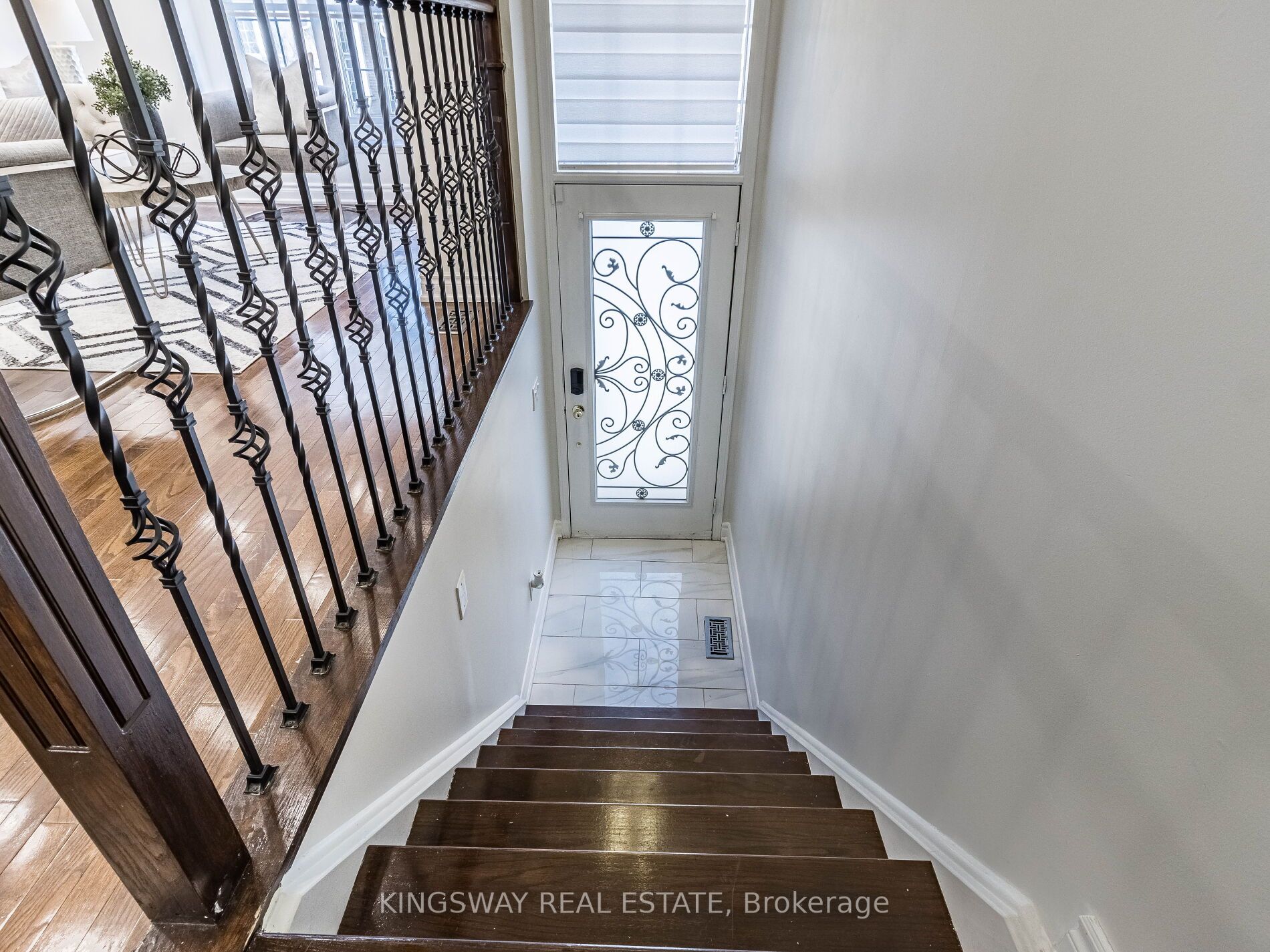 3221 Redpath Cir Circ
