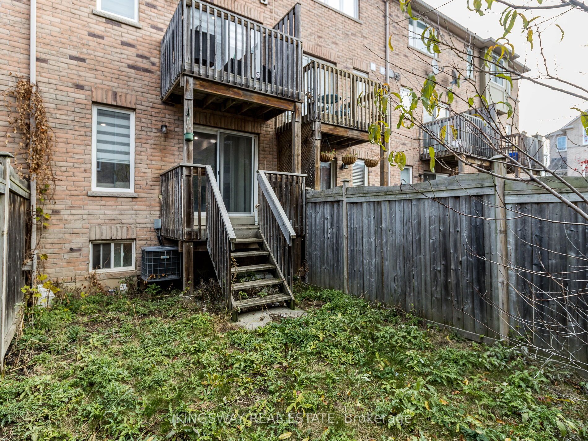 3221 Redpath Cir Circ