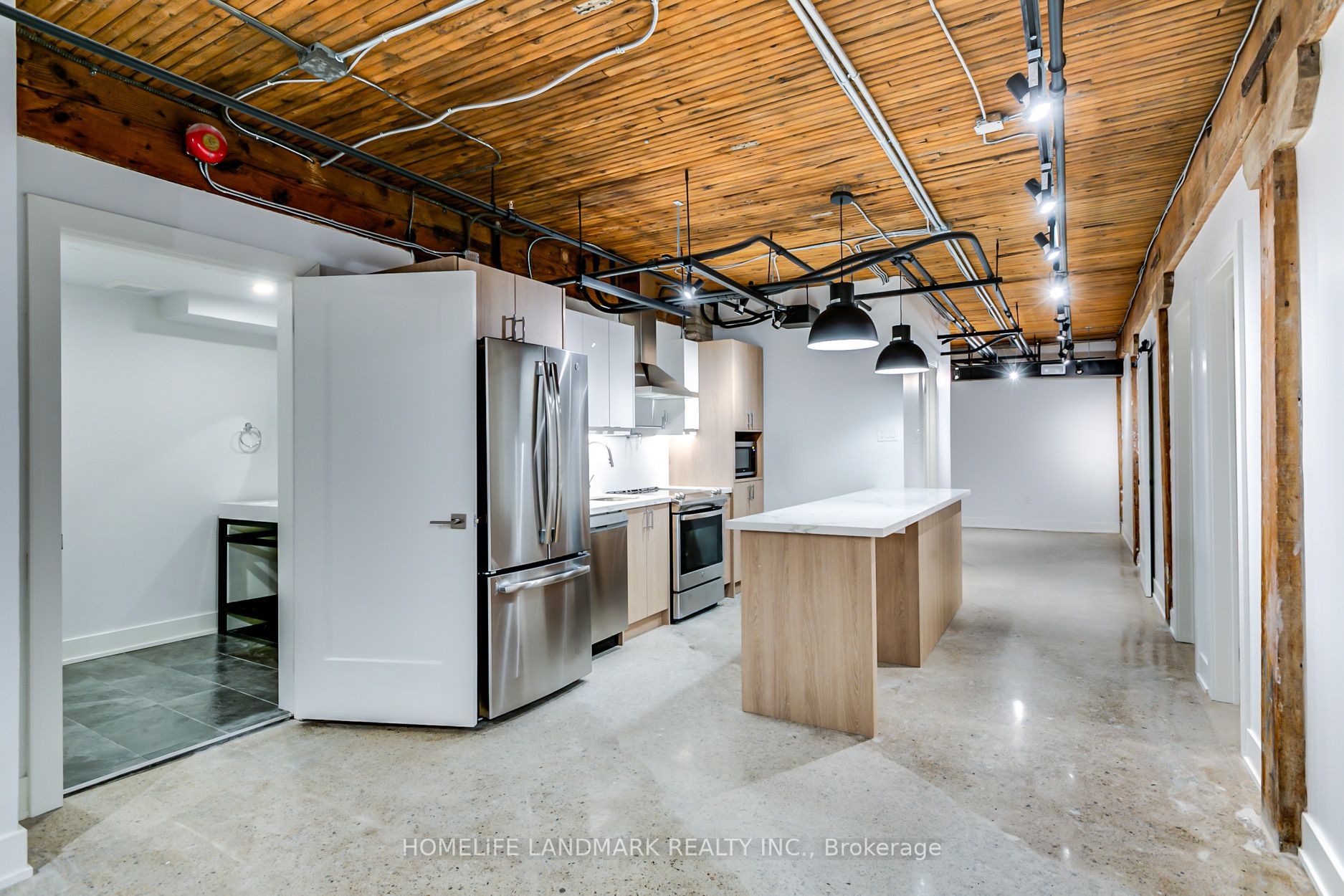 34 Noble St, #L102