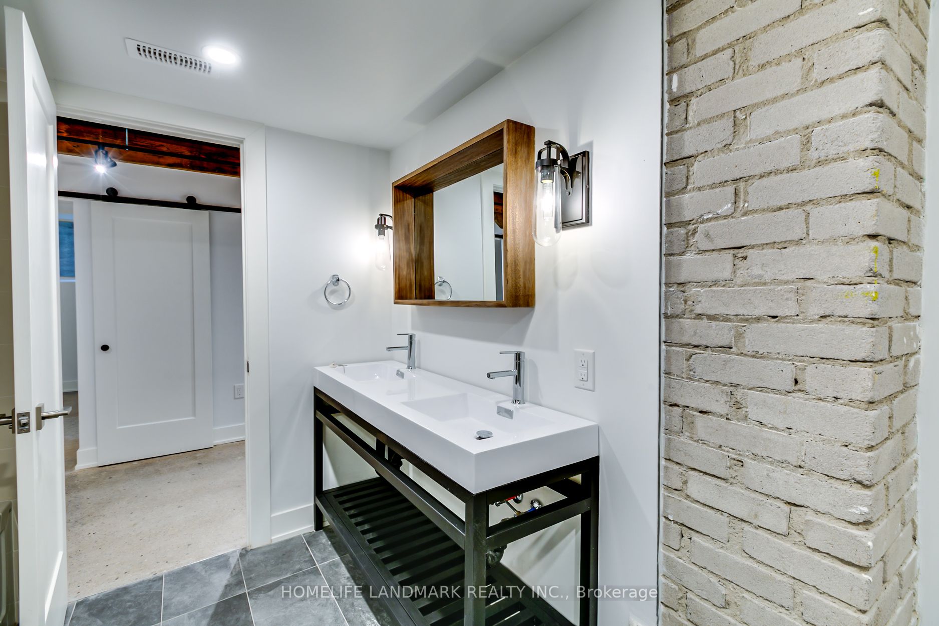 34 Noble St, #L102