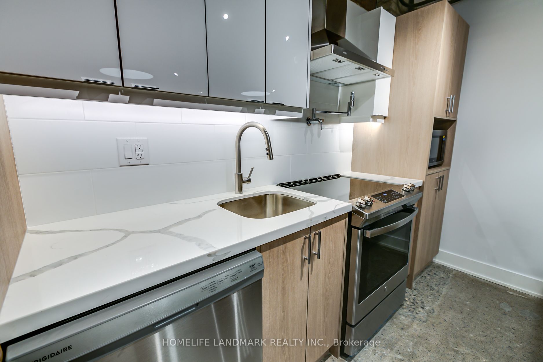 34 Noble St, #L102