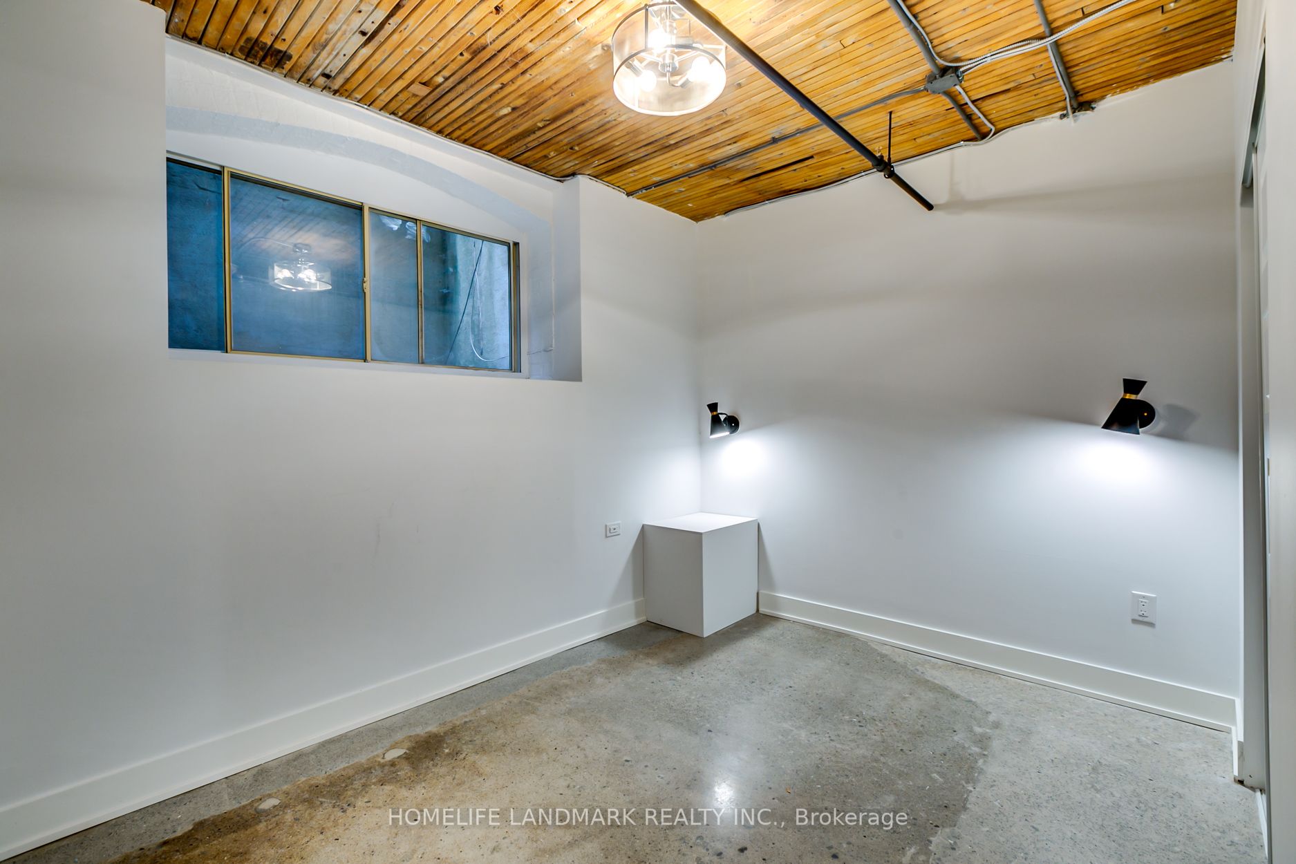 34 Noble St, #L102