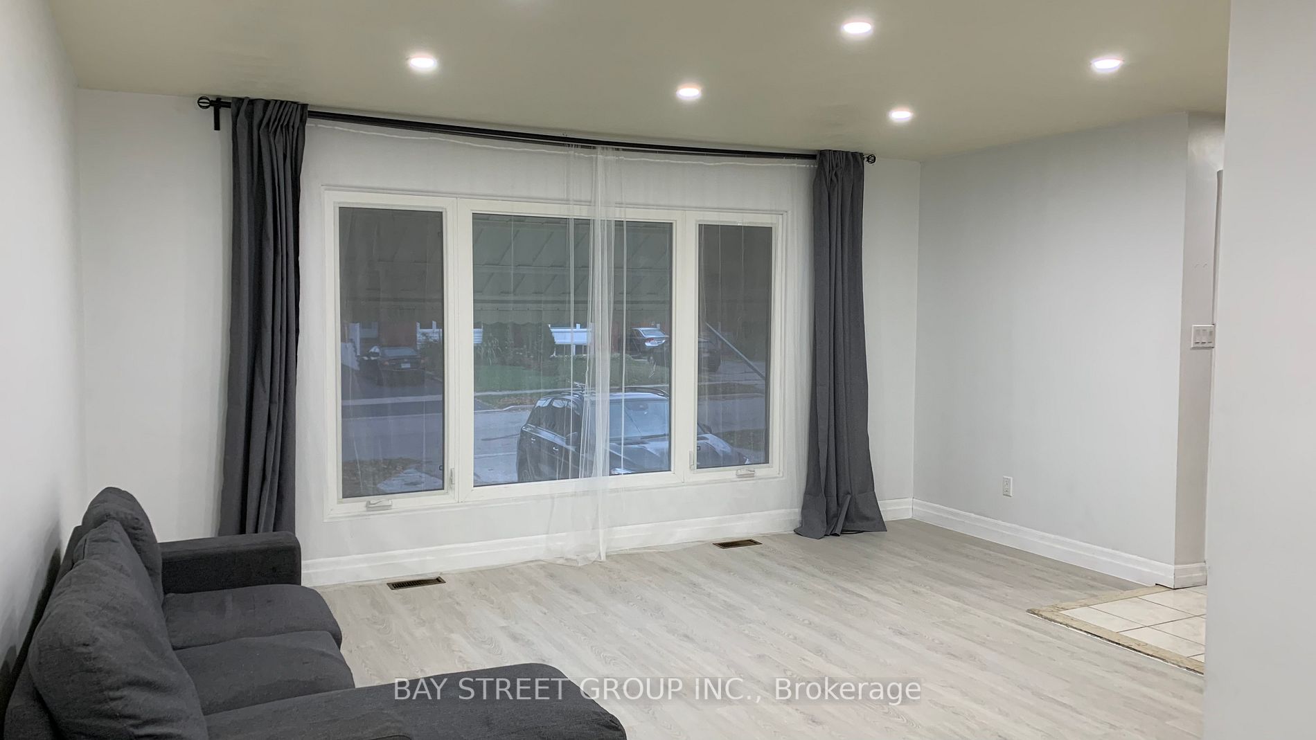 3517 Ashcroft Cres, #Main