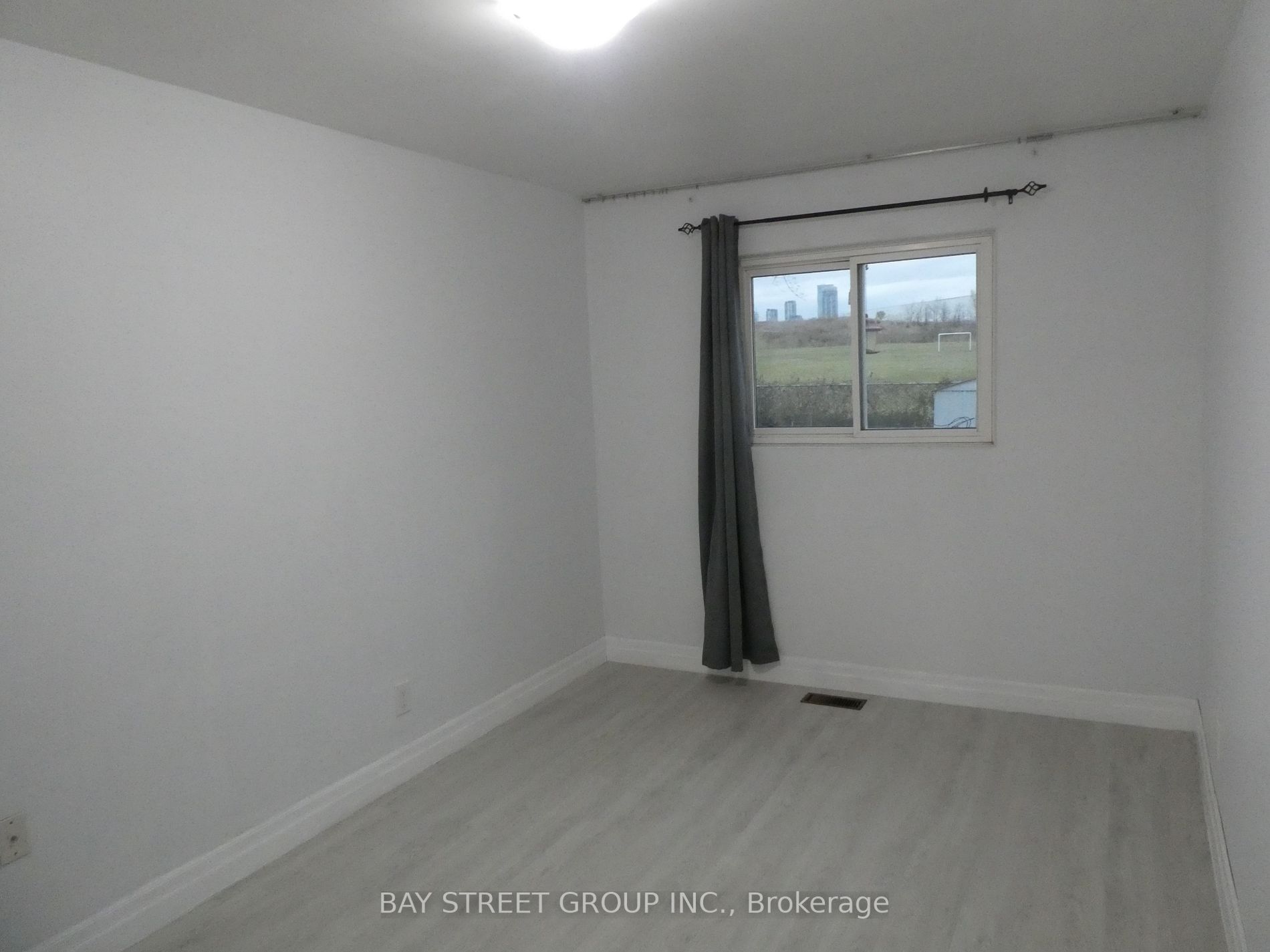 3517 Ashcroft Cres, #Main