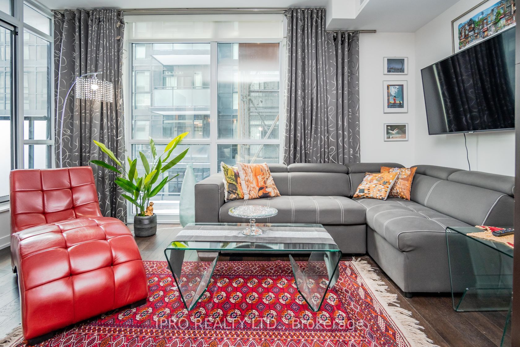 36 Howard Park Ave, #303