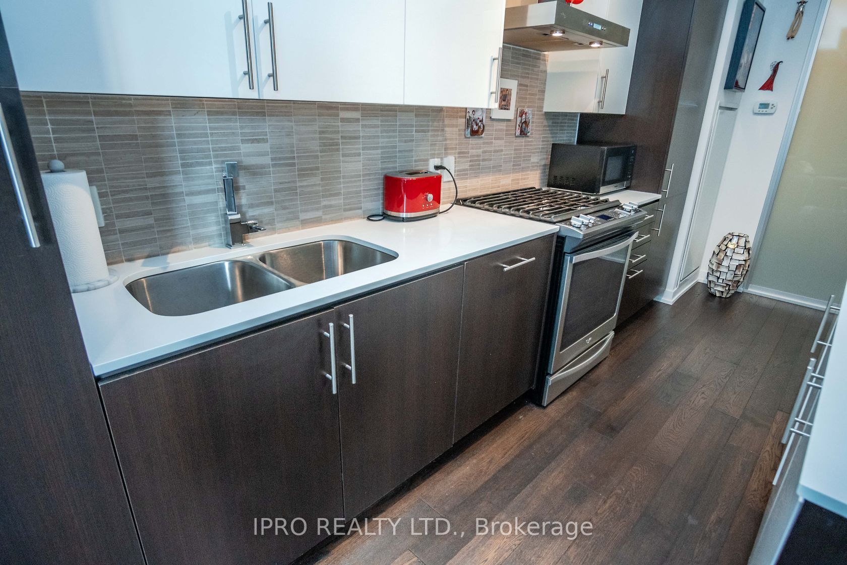 36 Howard Park Ave, #303