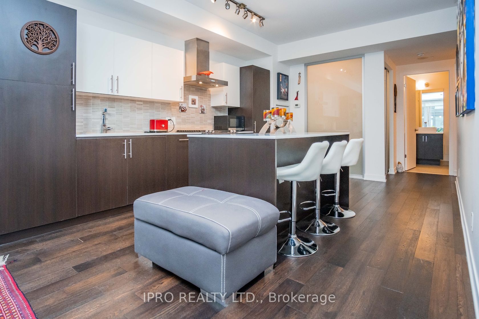 36 Howard Park Ave, #303