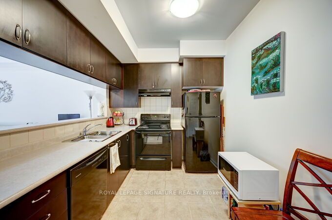 3075 Thomas St, #204