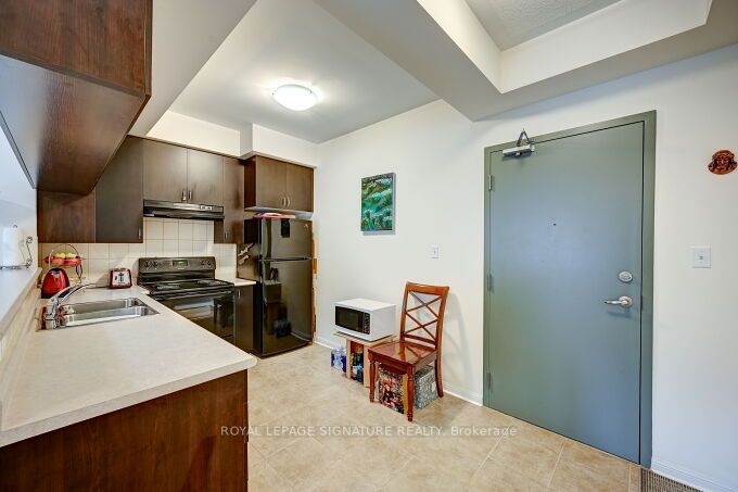 3075 Thomas St, #204