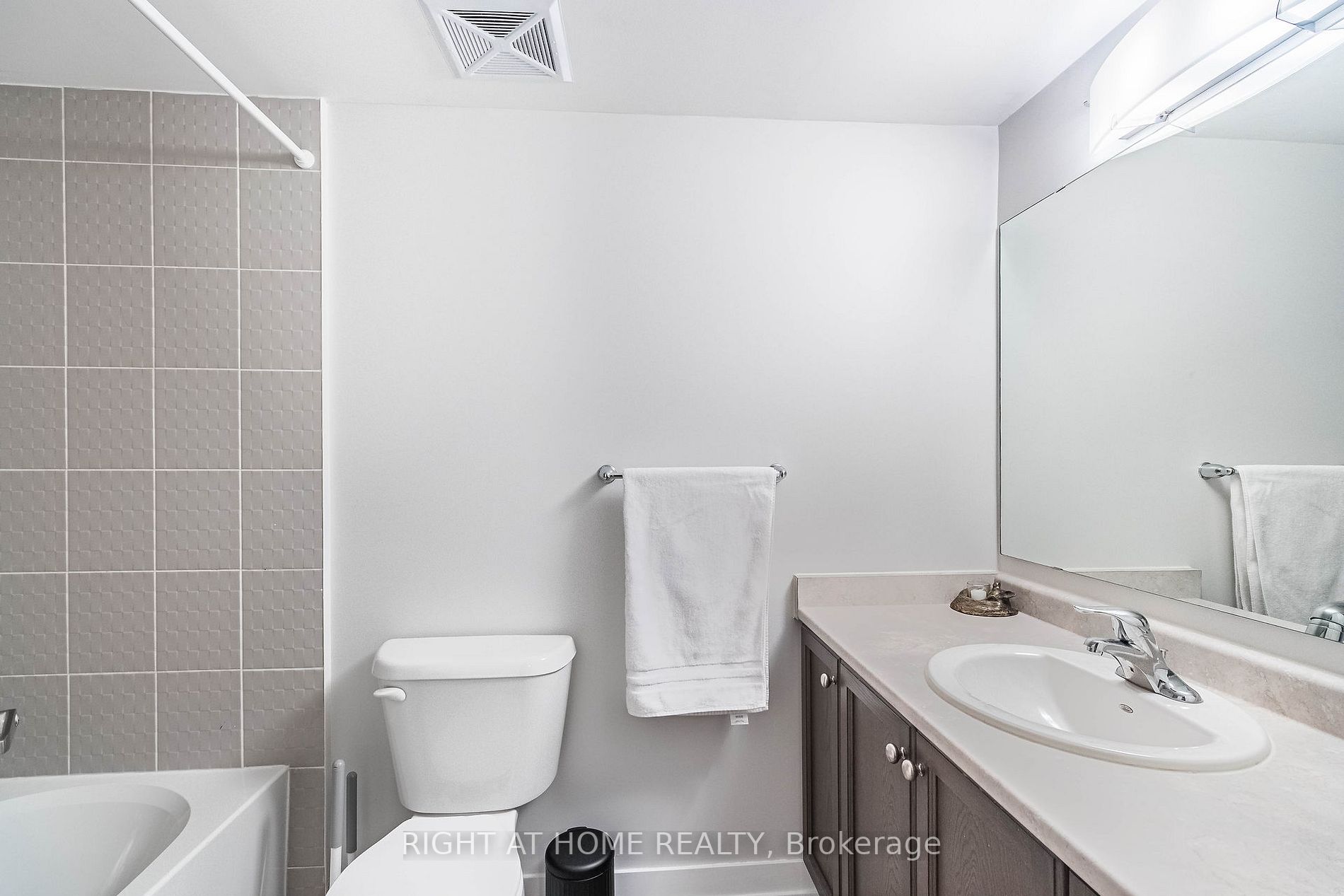 6 Drummond St, #306