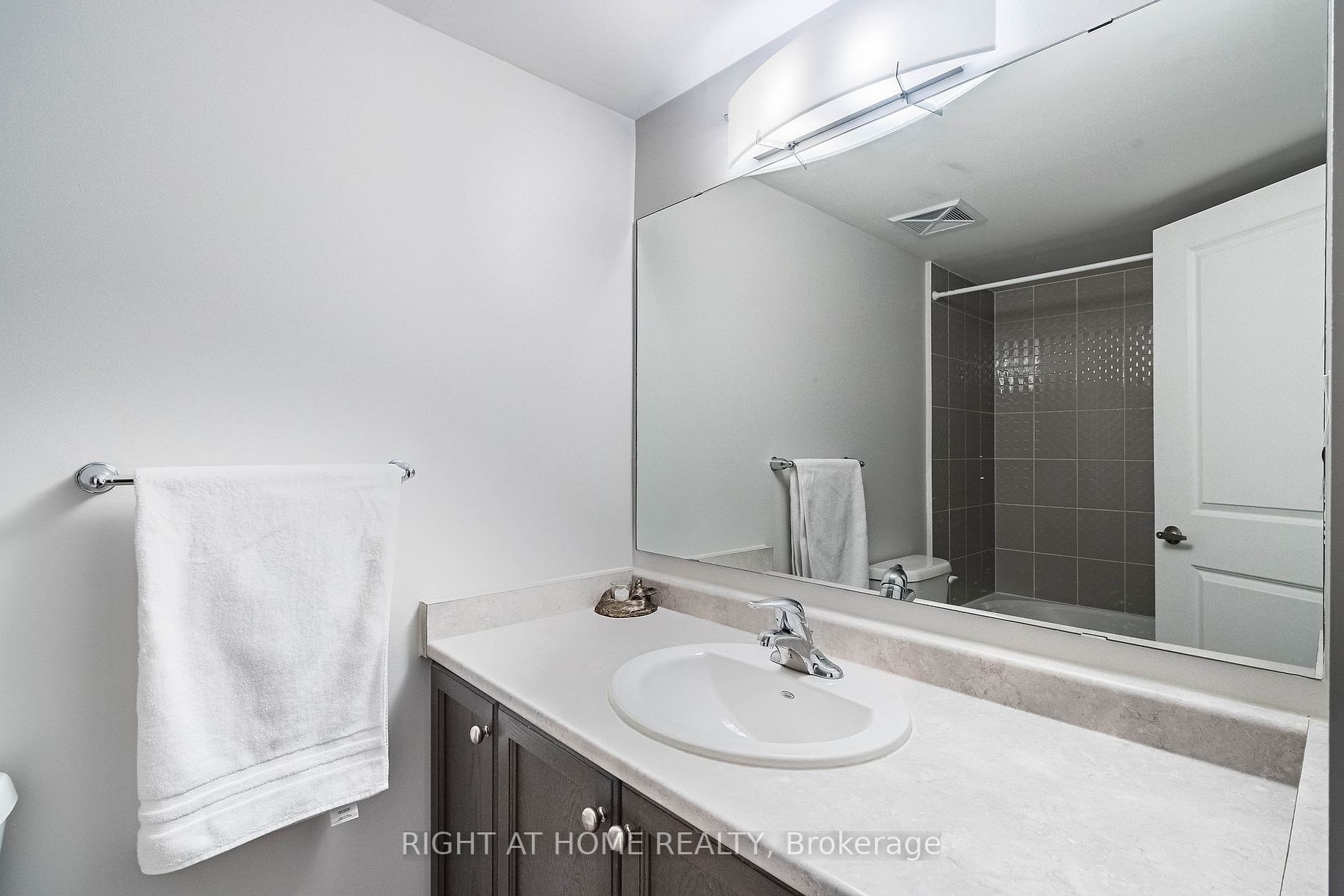 6 Drummond St, #306