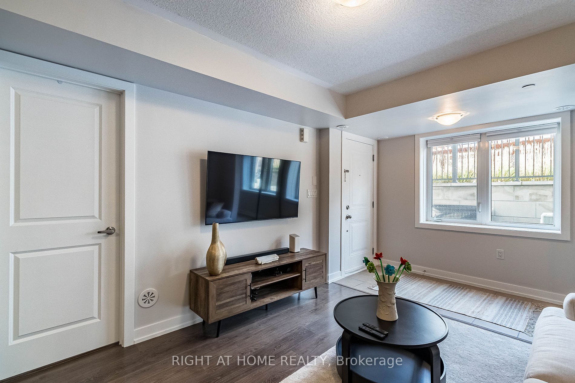 6 Drummond St, #306