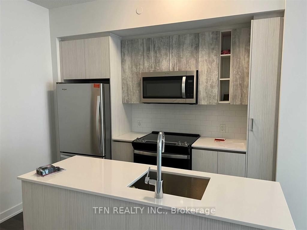 251 Manitoba Street, #109