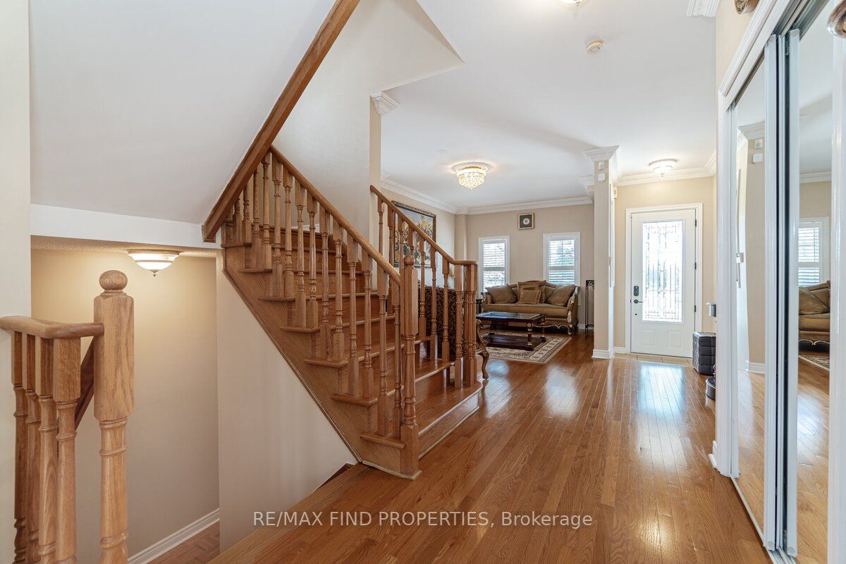 3269 Mcdowell Dr