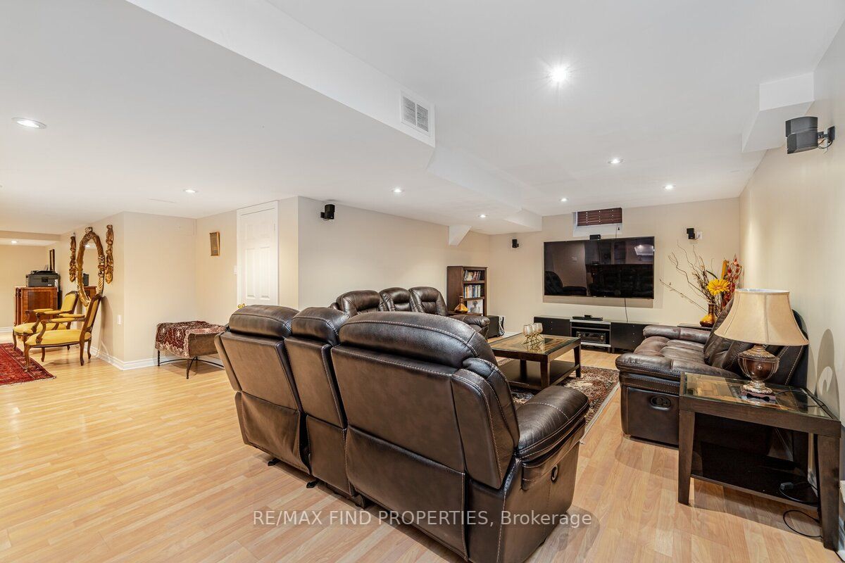 3269 Mcdowell Dr