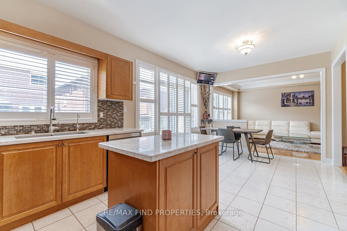 3269 Mcdowell Dr