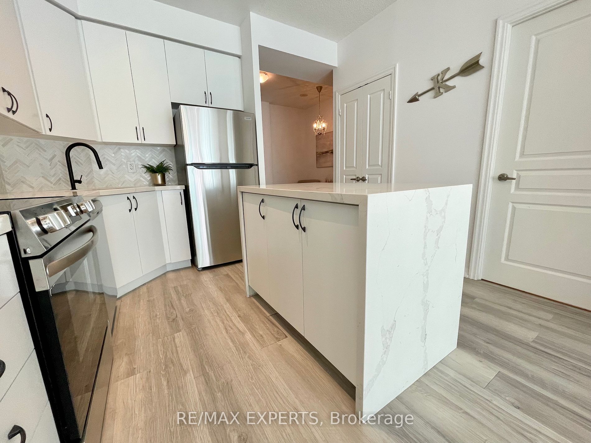 223 Webb Dr, #909