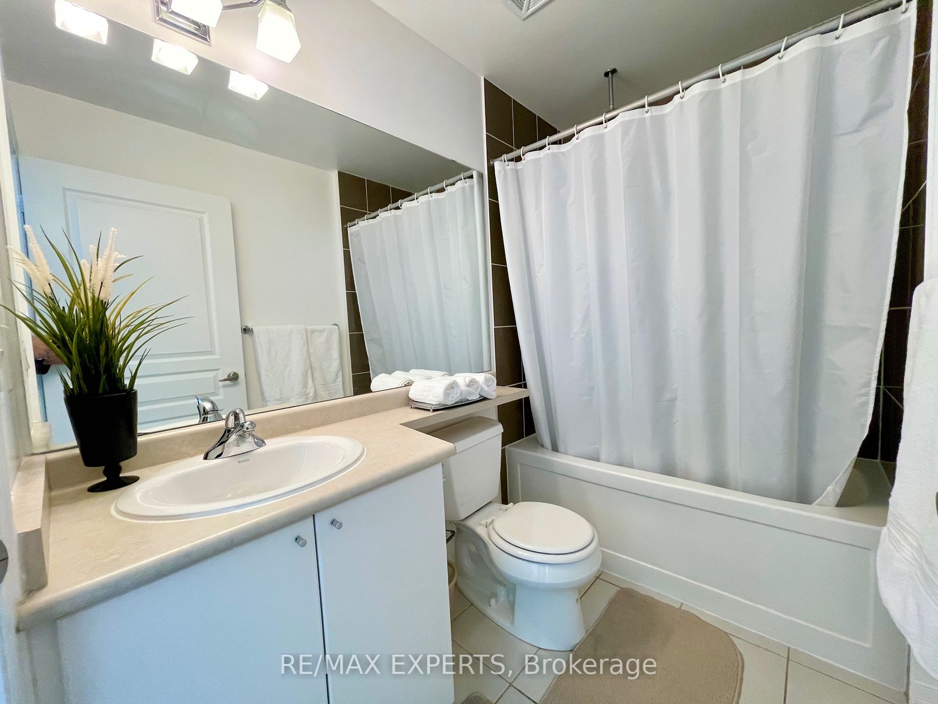 223 Webb Dr, #909