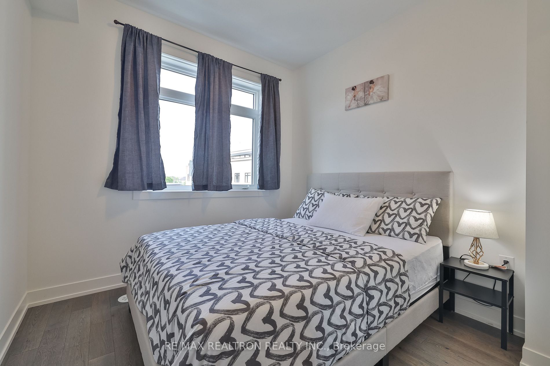 1070 Douglas Mccurdy Circ, #224