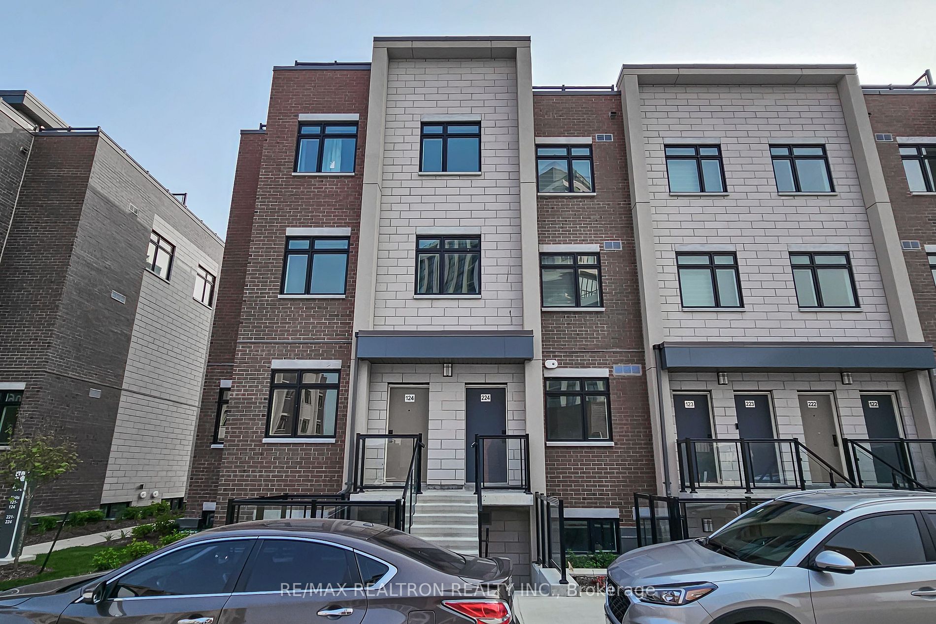 1070 Douglas Mccurdy Circ, #224