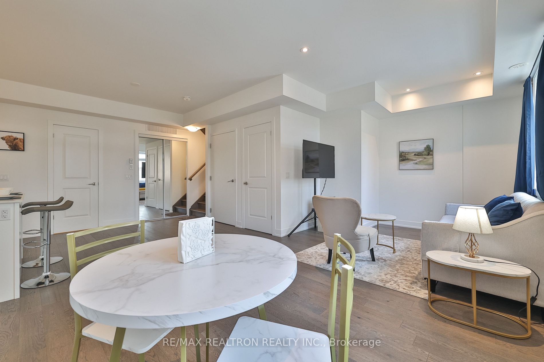 1070 Douglas Mccurdy Circ, #224