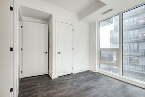 2450 Old Bronte Rd W, #318