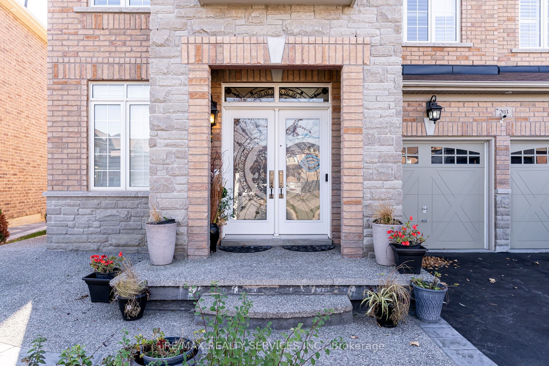 203 Allegro Dr