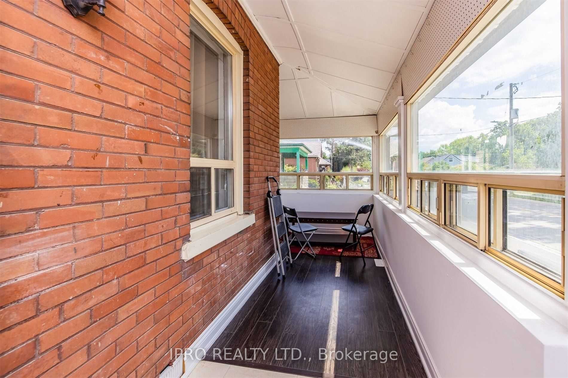 22 Jessie St