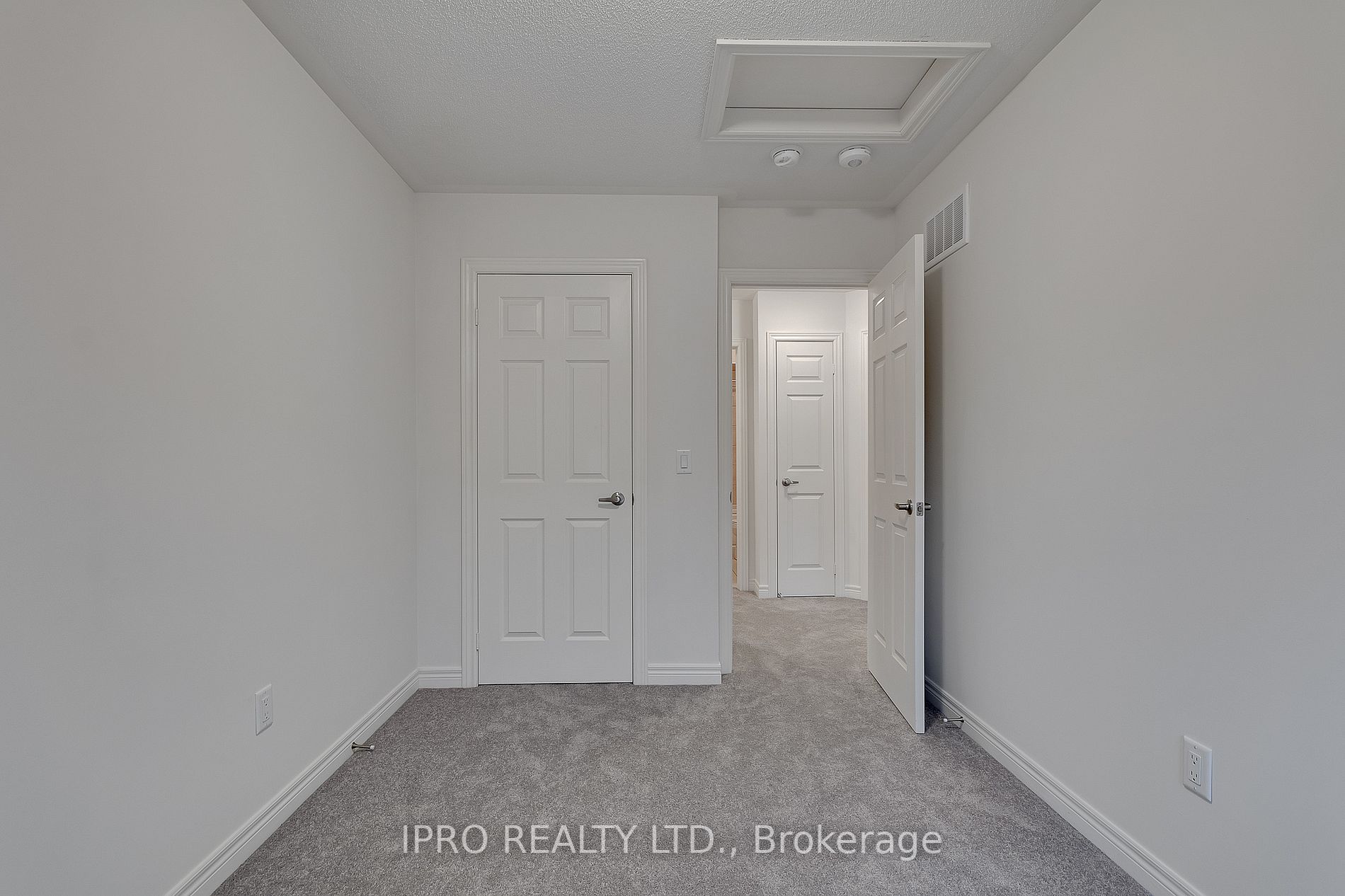 481 Manhattan Common