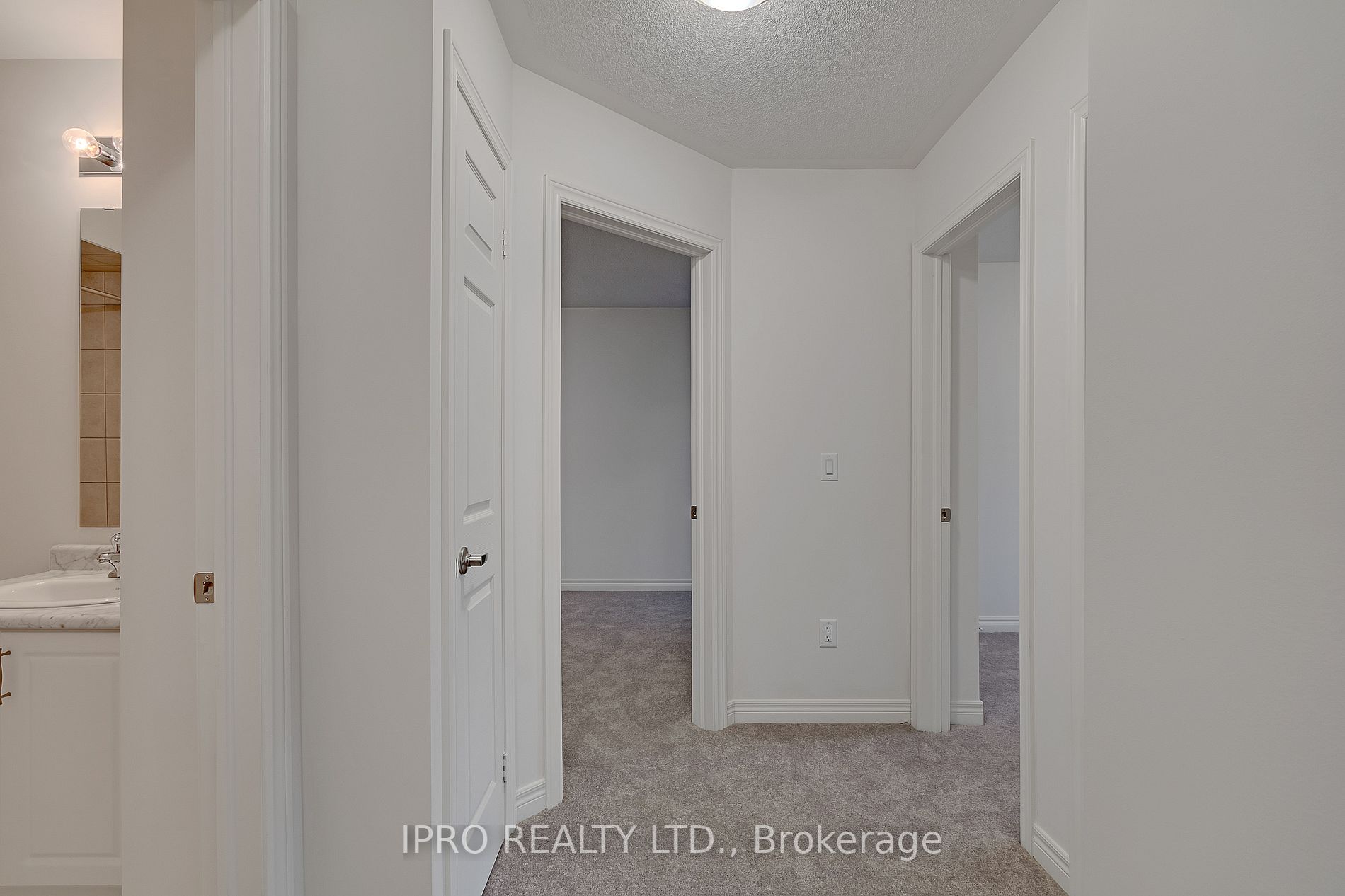 481 Manhattan Common