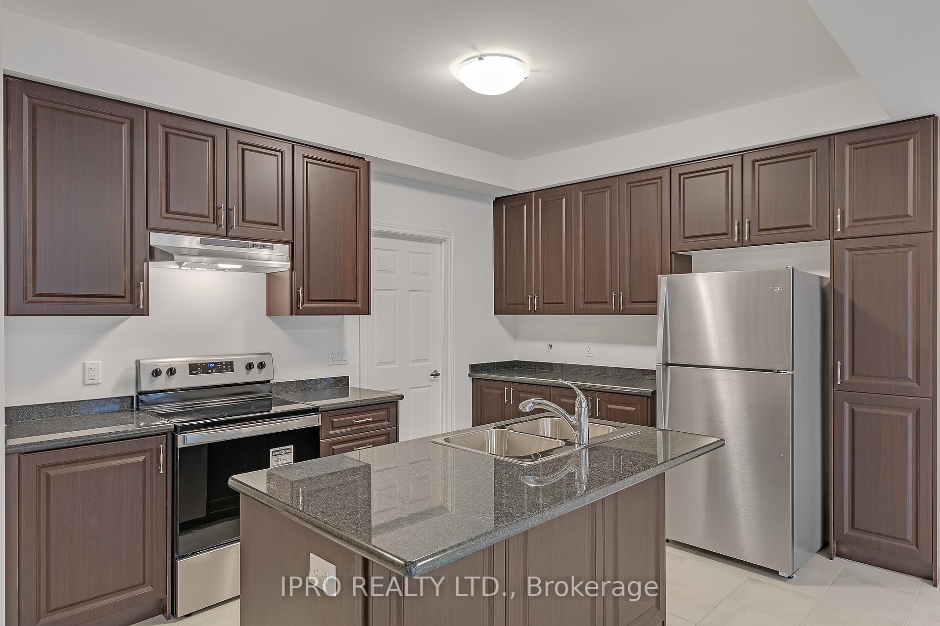 481 Manhattan Common