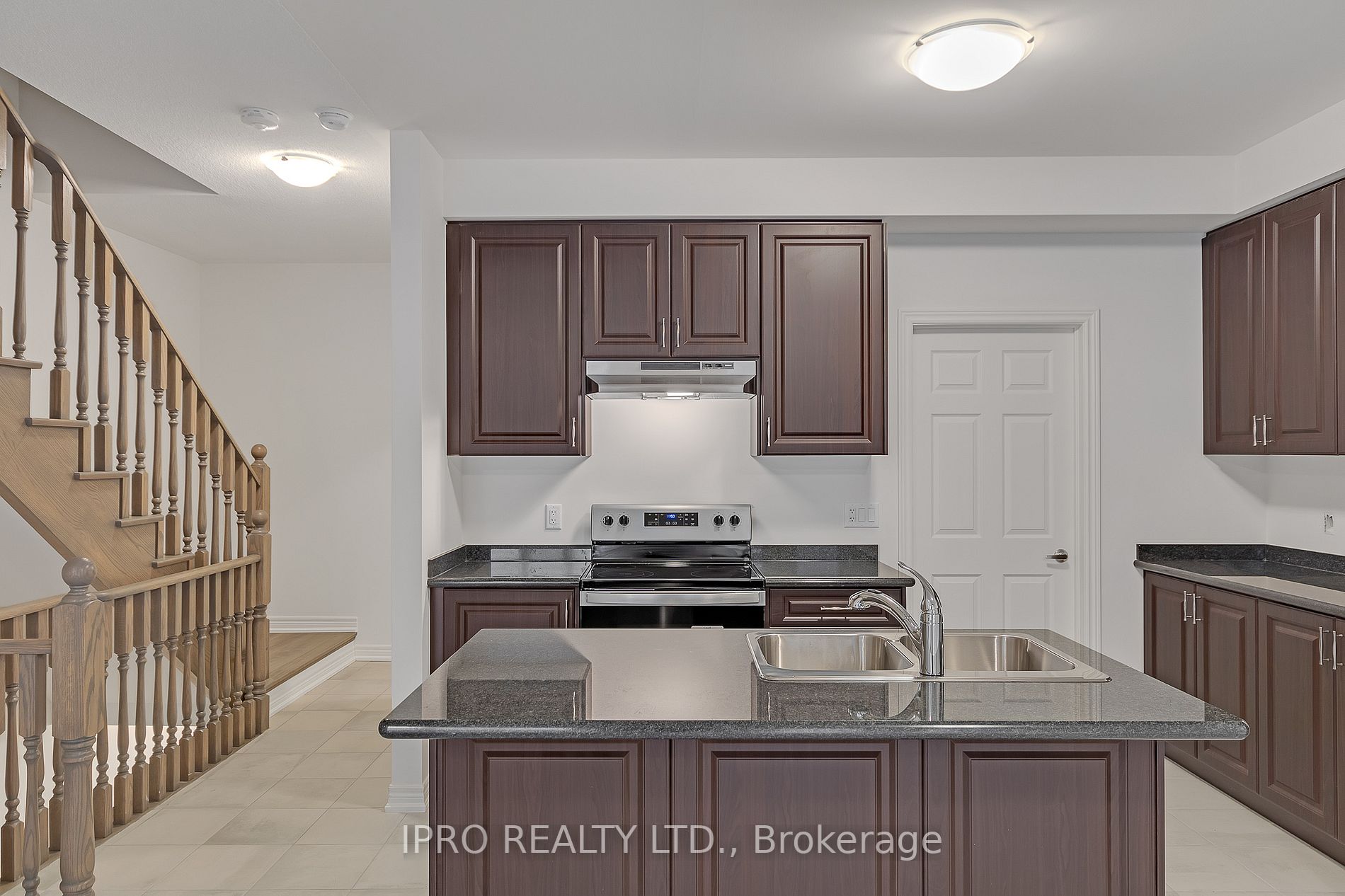481 Manhattan Common