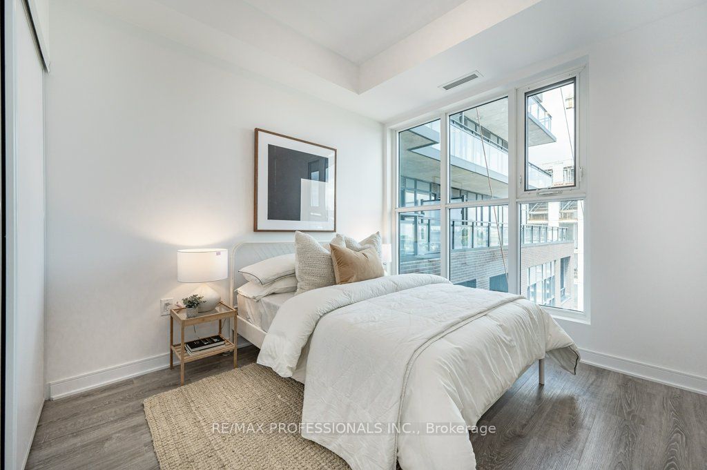 25 Neighbourhood Lane, #801