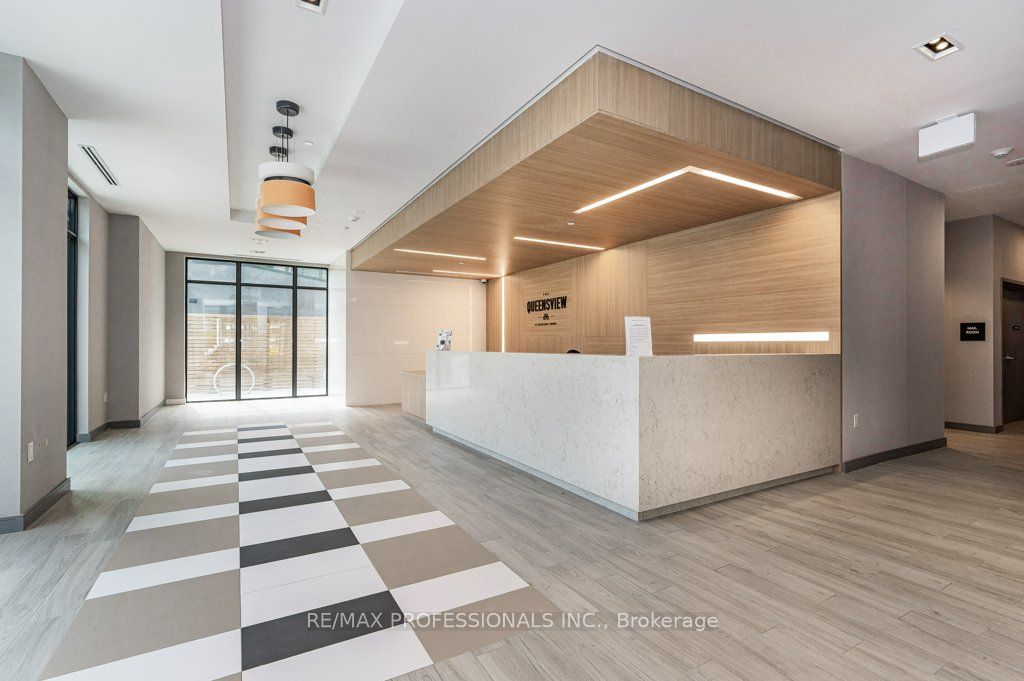 25 Neighbourhood Lane, #801