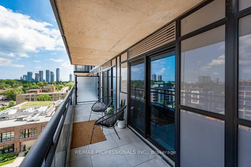 25 Neighbourhood Lane, #801