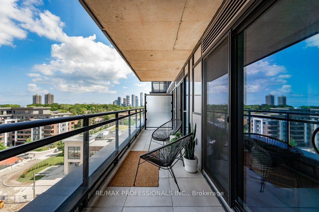 25 Neighbourhood Lane, #801