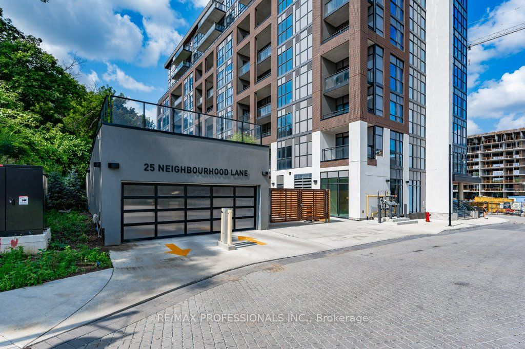 25 Neighbourhood Lane, #801
