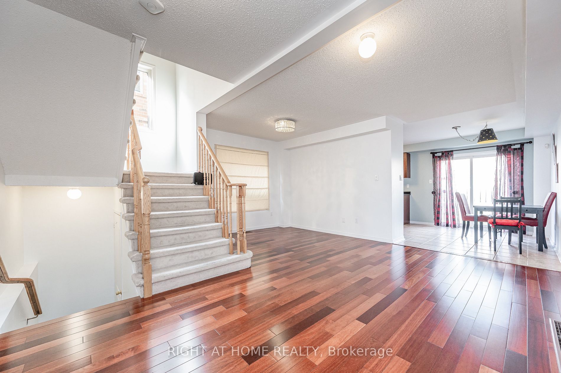 1219 Houston Dr