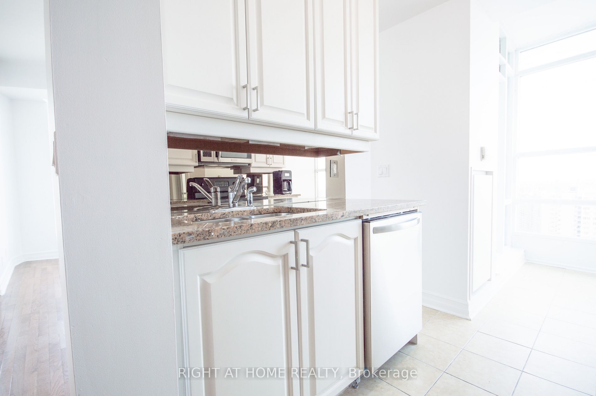 1 Elm Dr W, #2611