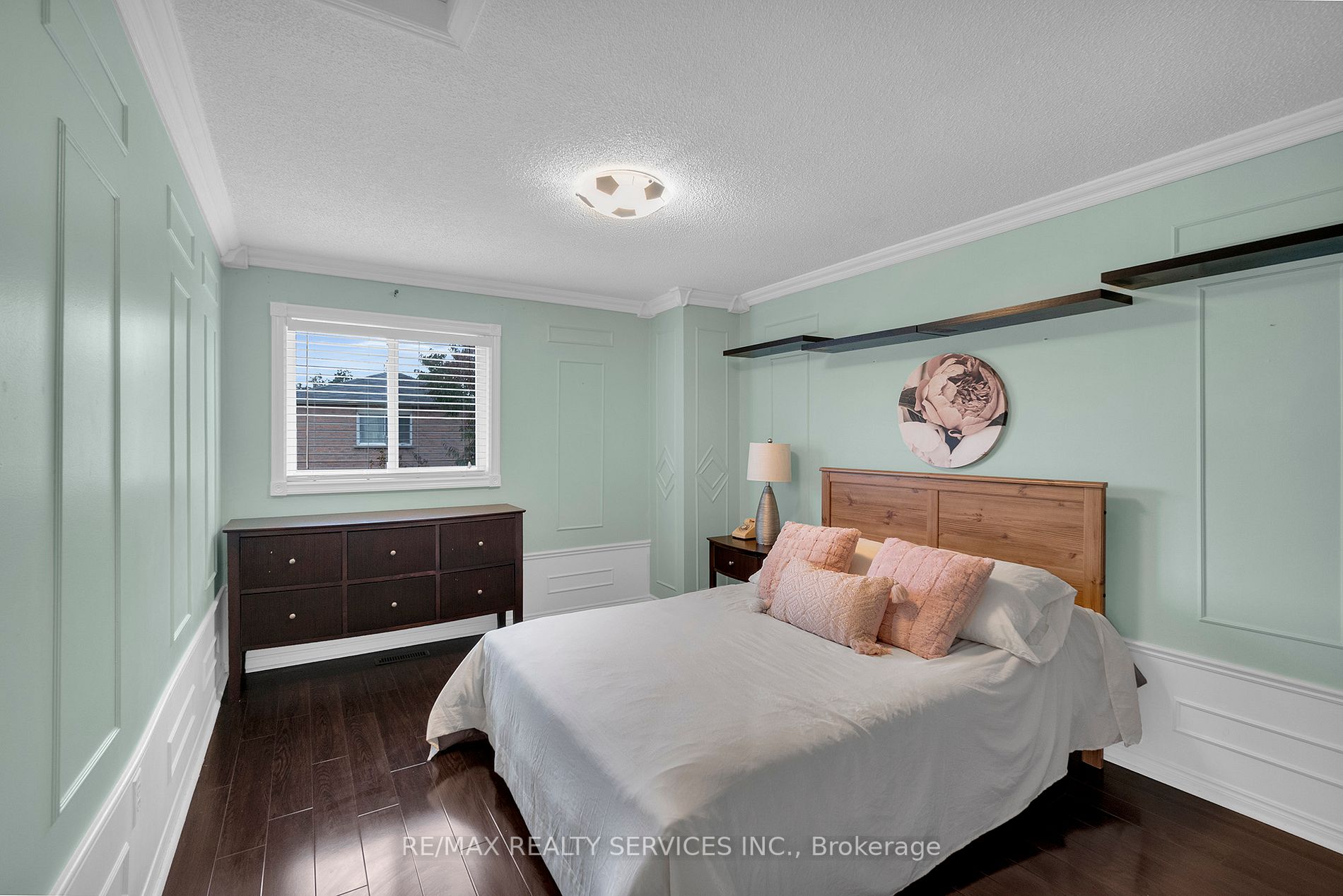 12 Crandall Crt